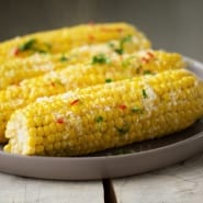 Majskolber, parmesan og chili