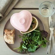Æg 'en cocotte' med svampe og skinke