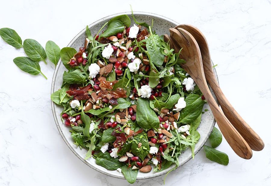 Møntvask sponsoreret feudale Spinatsalat med feta og granatæble - få skøn opskrift på spinat salat her