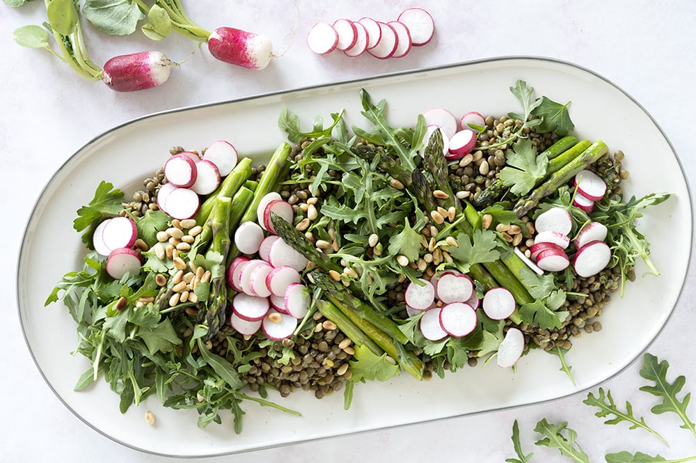 Linsesalat med asparges radisser - lækker opskrift på salat